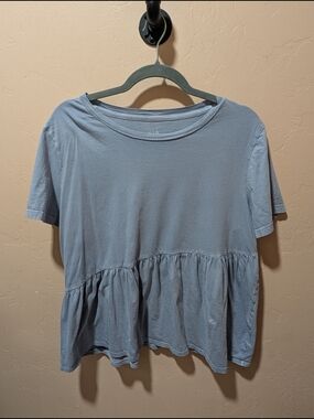 Woman's GAP Short Sleeve Ruffle-Hem Peplum Asymmetrical Tee Large Dusty Blue